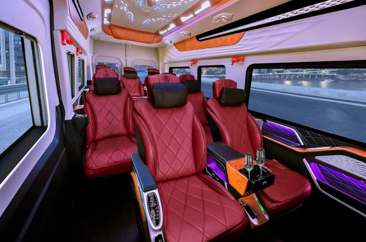 Khoang nội thất cao cấp của xe limousine Nha Trang Đà Lạt