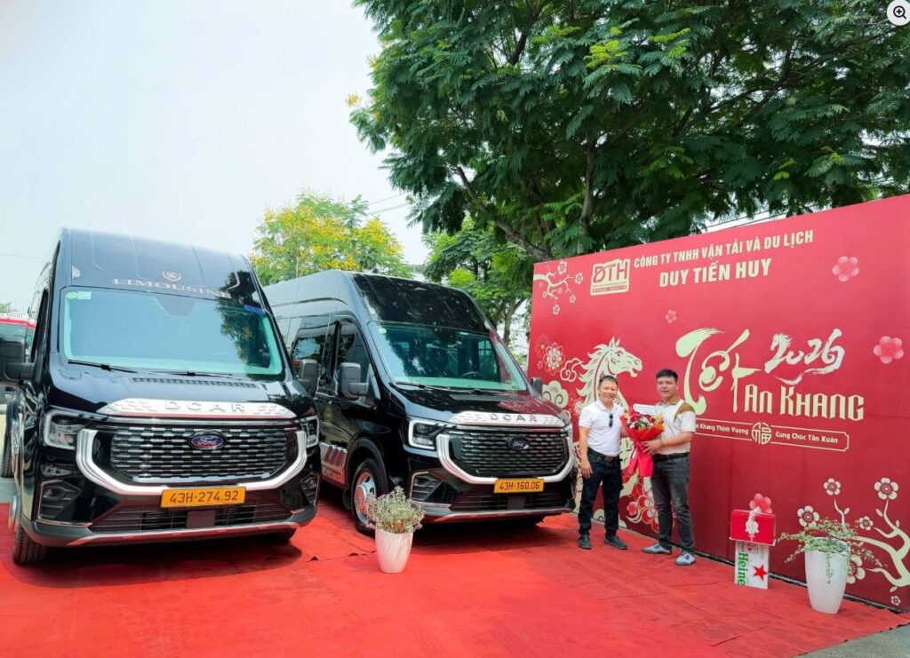Hàng loạt xe DCar limousine đổ bộ Đà Nẵng